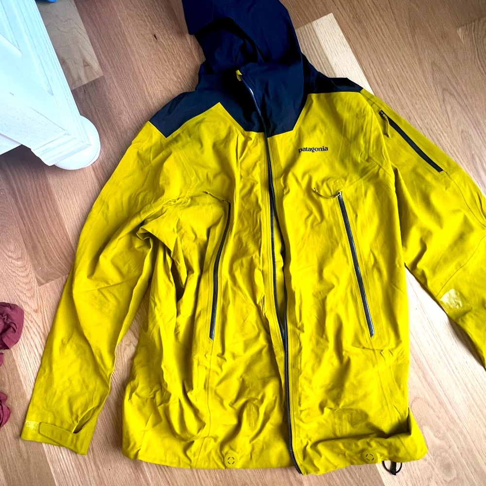 Men’s Patagonia soft shell size L